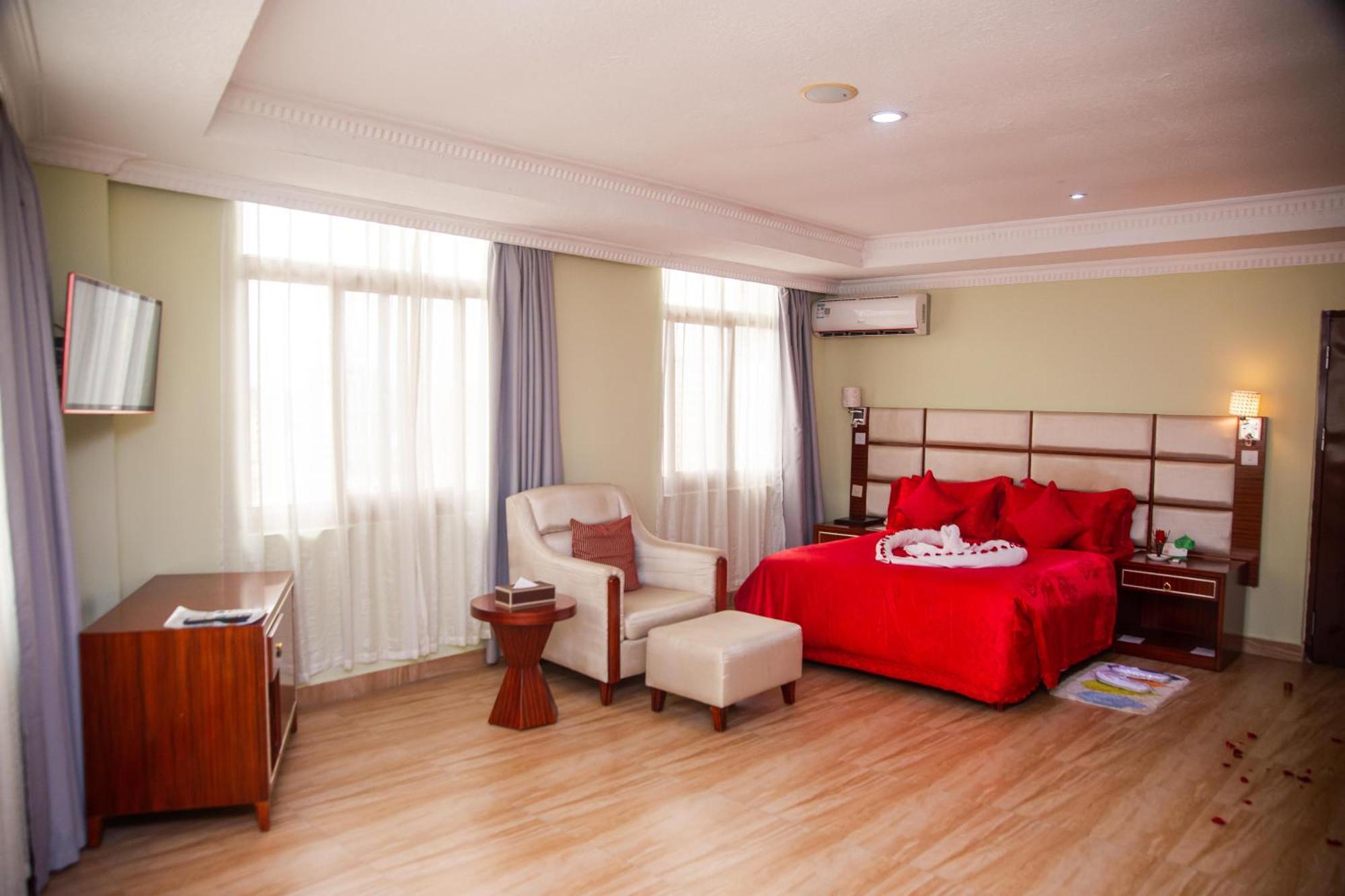 Tiffany Diamond Hotels Ltd - Indira Gandhi Street Dar es Salaam Exterior photo